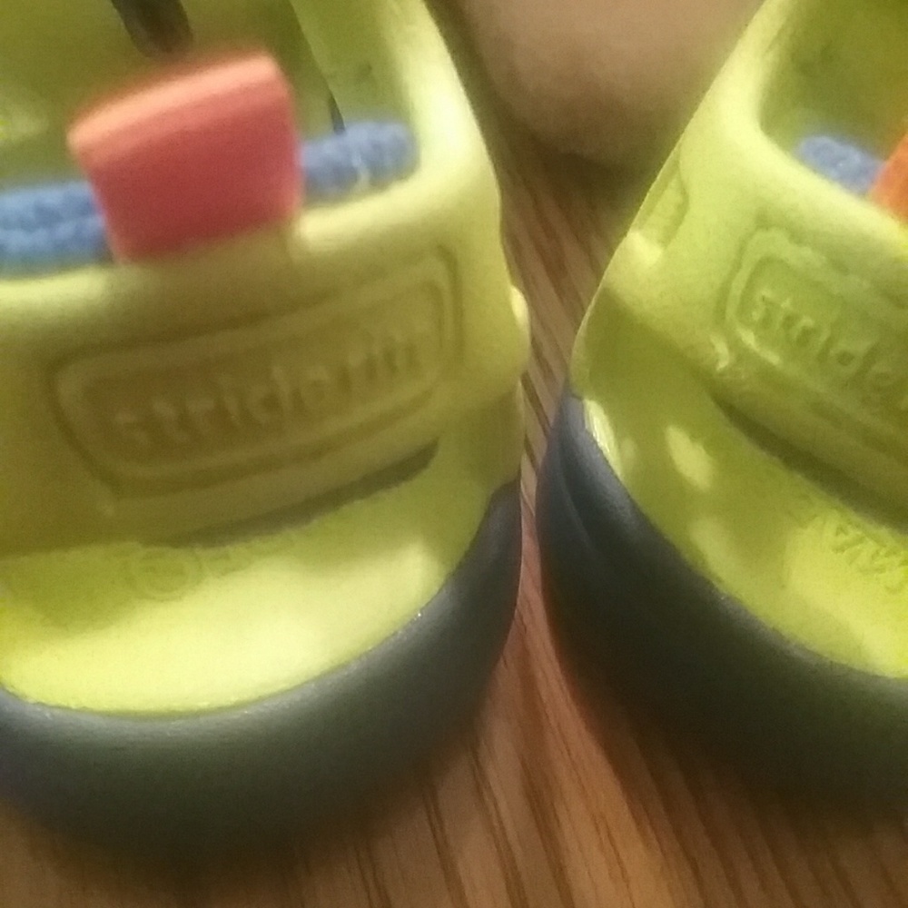 NWT Stride Rite PLAY SHOES - Picture 8 of 8
